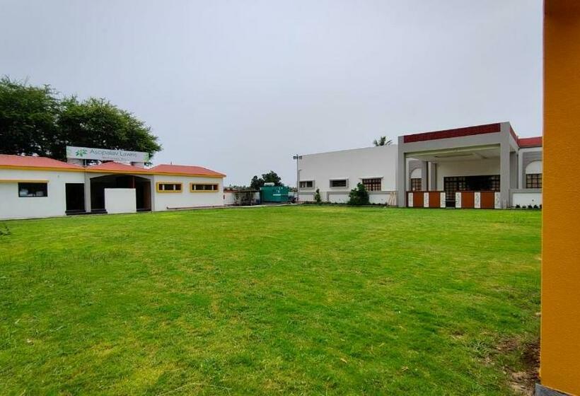 בית מלון כפרי Asopalav Lawns