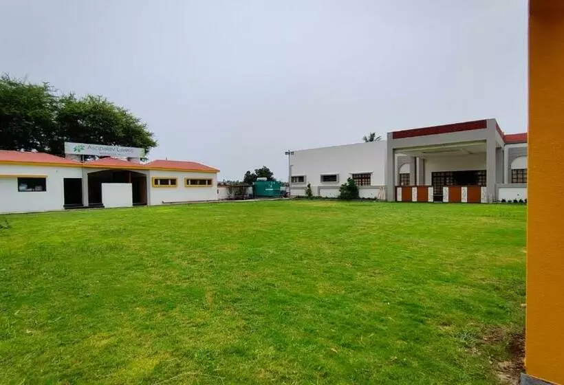 Hotelli Asopalav Lawns