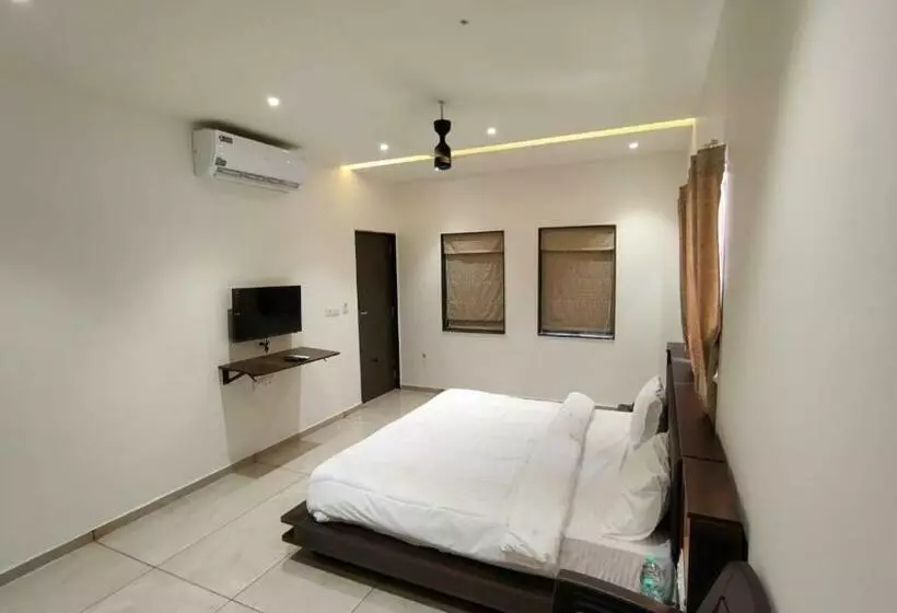 Hotelli Asopalav Lawns