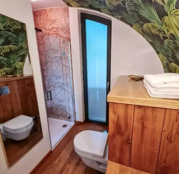 هتل Akis Namelis Medyje  Dinosaur Park