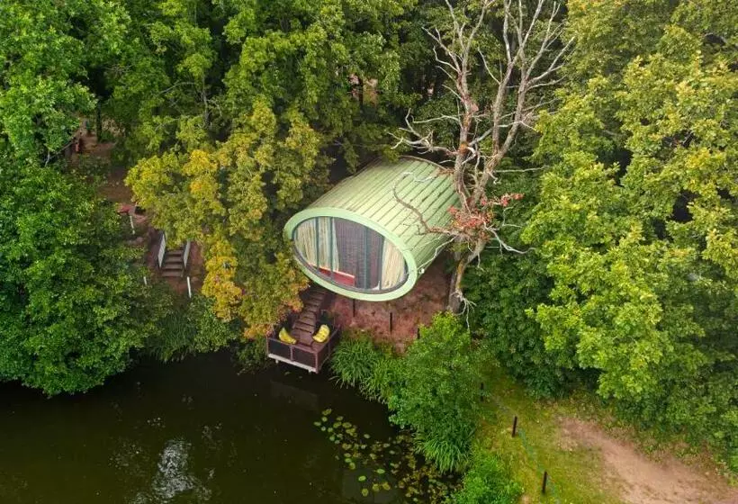 هتل Akis Namelis Medyje  Dinosaur Park