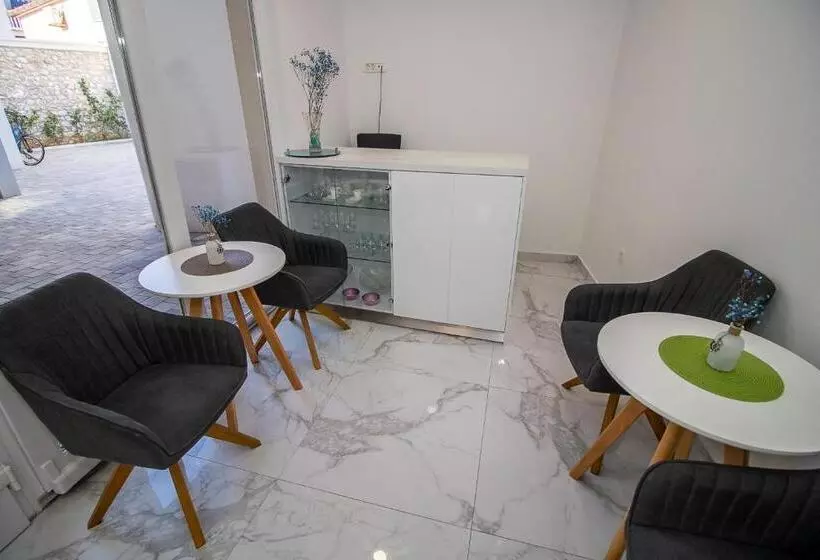 هتل Villa Sonata