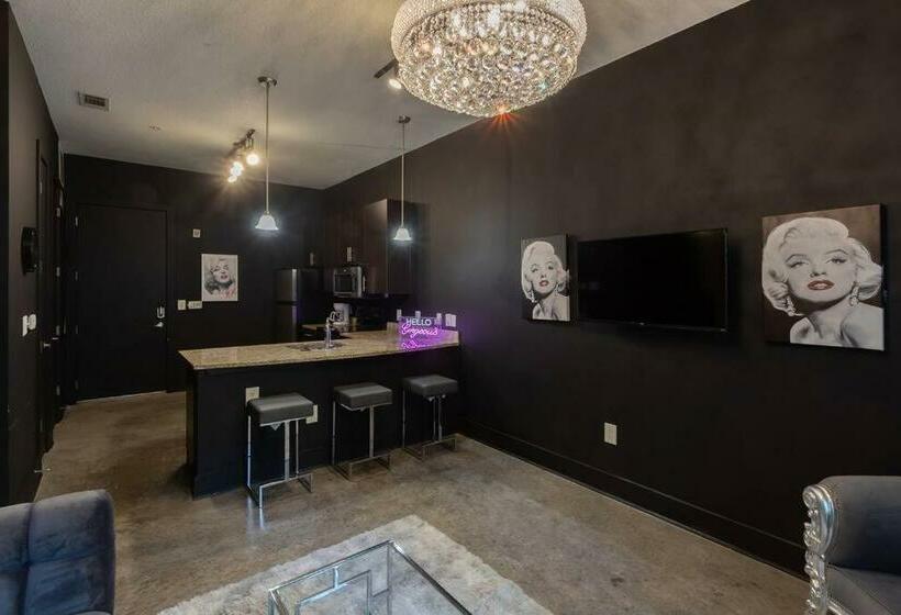 Marilyn’s Atlanta Home In Buckhead