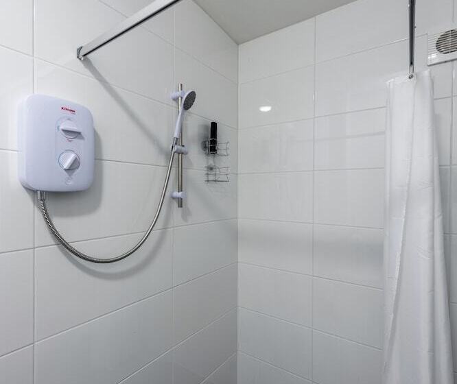 Majatalo Newton Guesthouse