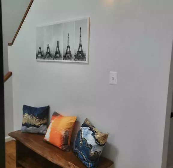 Reservoir Hill Mansion   4 Bedrooms
