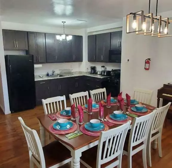 Reservoir Hill Mansion   4 Bedrooms