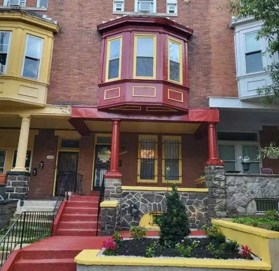 Reservoir Hill Mansion   4 Bedrooms