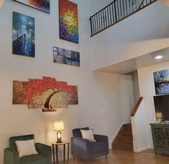 Reservoir Hill Mansion   4 Bedrooms