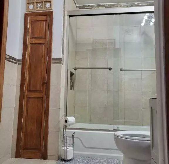 Reservoir Hill Mansion   4 Bedrooms