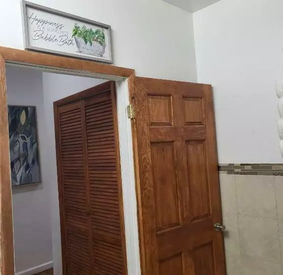 Reservoir Hill Mansion   4 Bedrooms