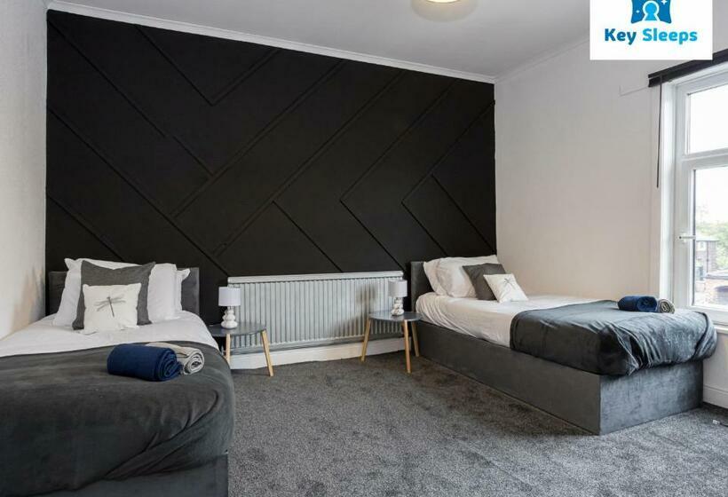 Stylish House By Keysleeps Central&free Parking&games Room At St Helens