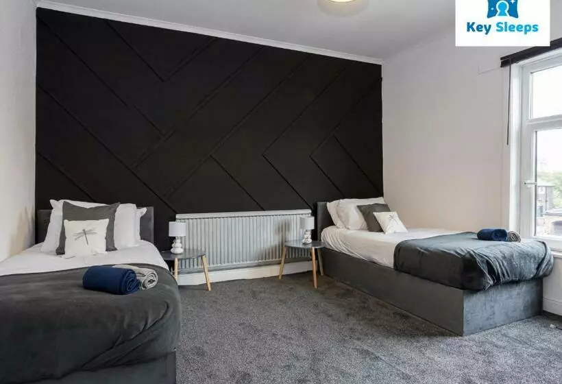 Stylish House By Keysleeps Central&free Parking&games Room At St Helens