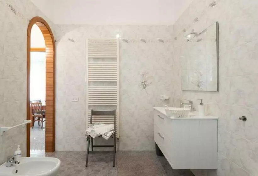 تختخواب و صبحانه Quattro Perle