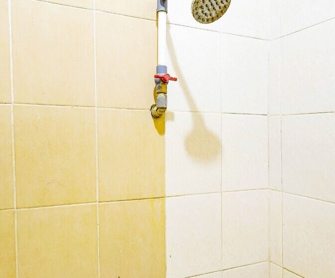 Spot On 91444 Hotel Arimbi