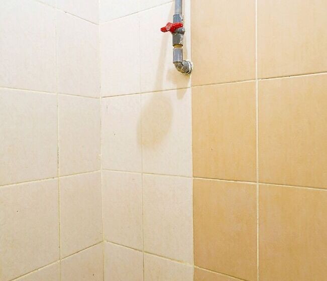 Spot On 91444 Hotel Arimbi