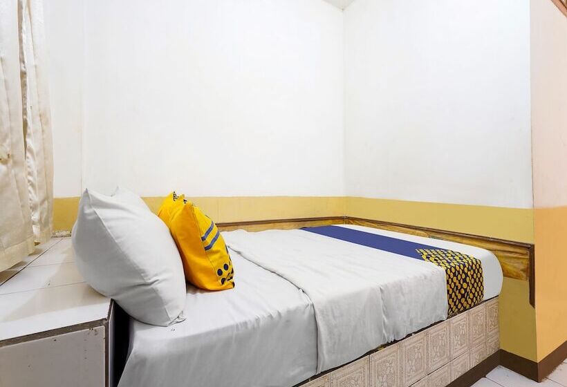 Spot On 91444 Hotel Arimbi