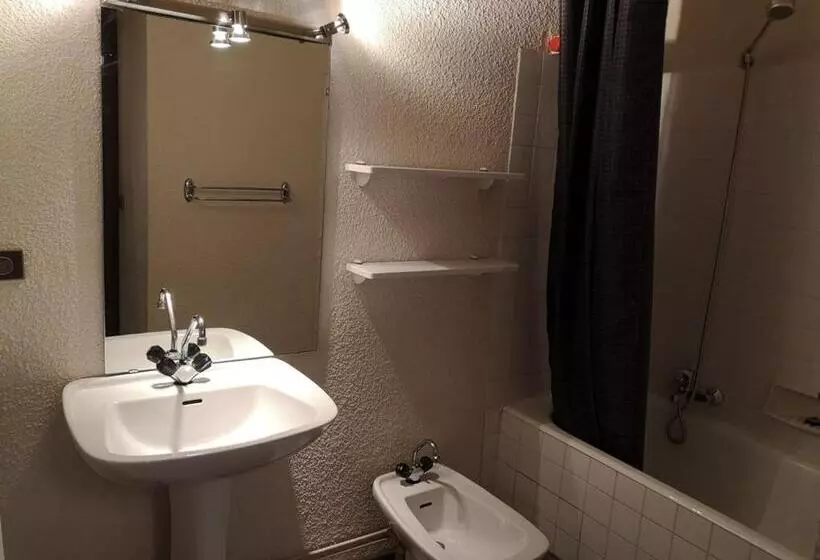 2 Pièces Avec Piscine Et Parking à Notre Dame De Bellecombe, 4 Pers   Fr 1 595 16