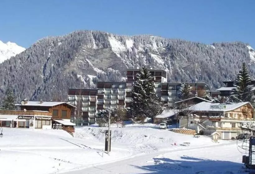 2 Pièces Avec Piscine Et Parking à Notre Dame De Bellecombe, 4 Pers   Fr 1 595 16