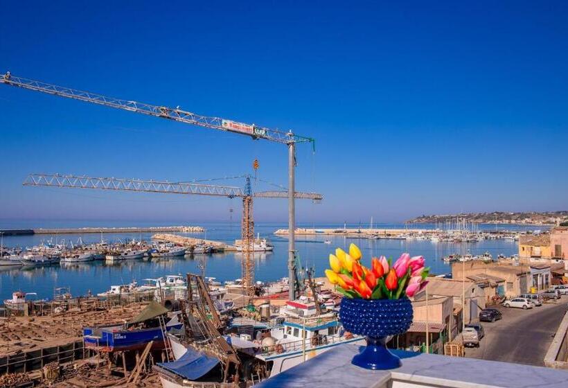 مبيت وإفطار Vittoria Luxury Rooms