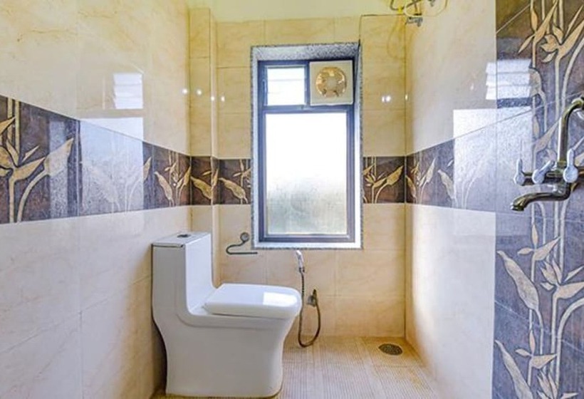 Hotel Oyo 72209 Tree Of Heaven