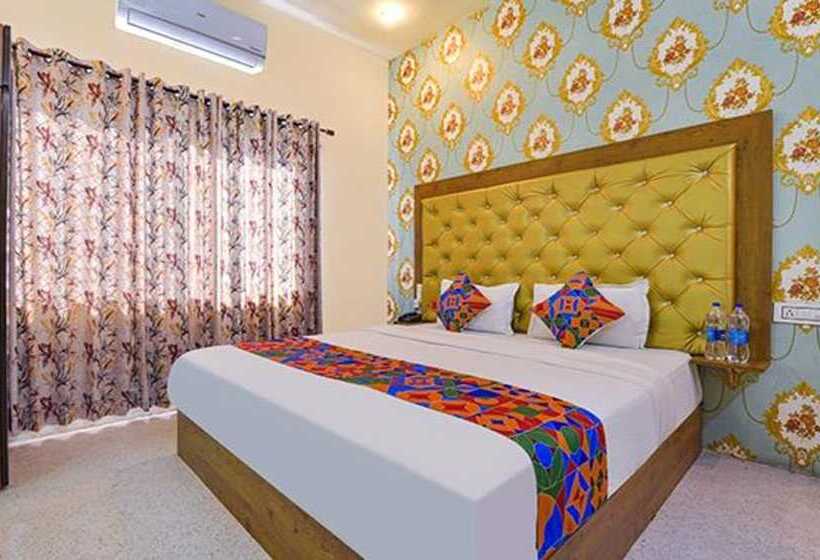 Hotel Oyo 72209 Tree Of Heaven