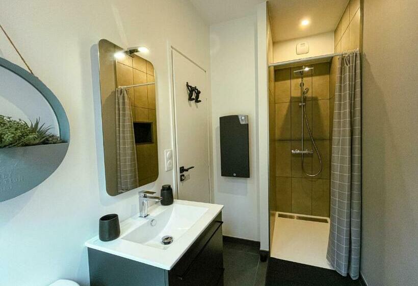 L Imprévue, 12 Personnes Dans La Vieille Ville !