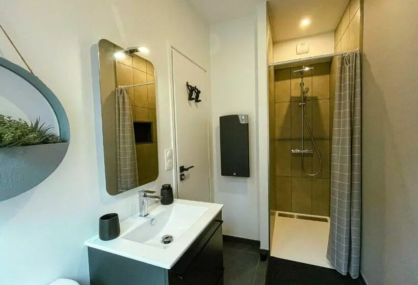 L Imprévue, 12 Personnes Dans La Vieille Ville !