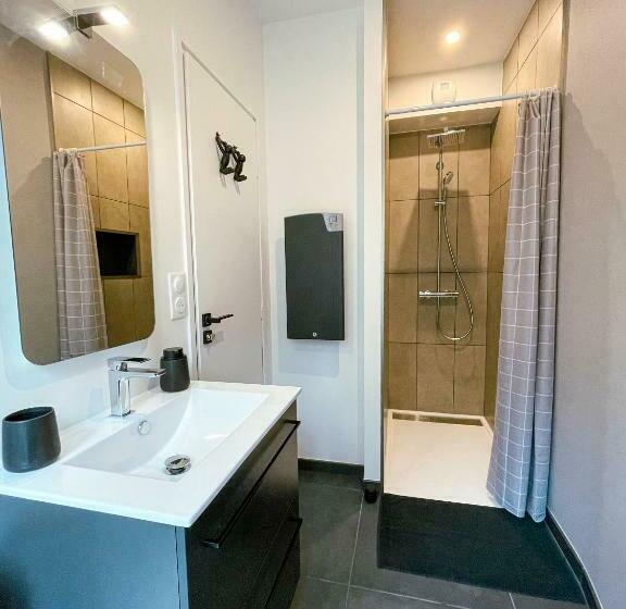 L Imprévue, 12 Personnes Dans La Vieille Ville !