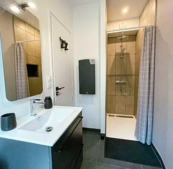 L Imprévue, 12 Personnes Dans La Vieille Ville !