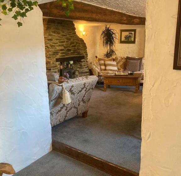 پانسیون Bissick Old Mill