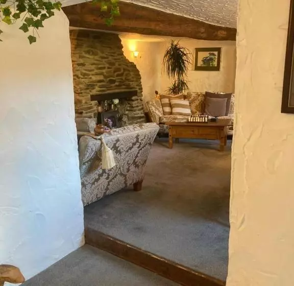 پانسیون Bissick Old Mill