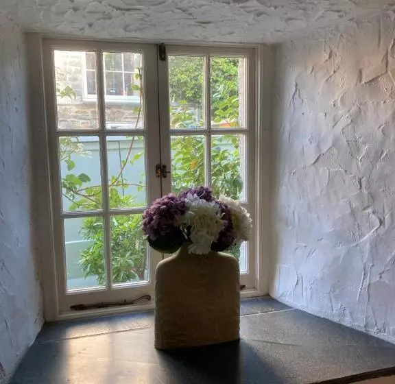 پانسیون Bissick Old Mill