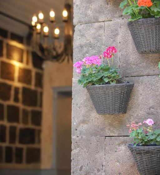 پانسیون Nur Guest House