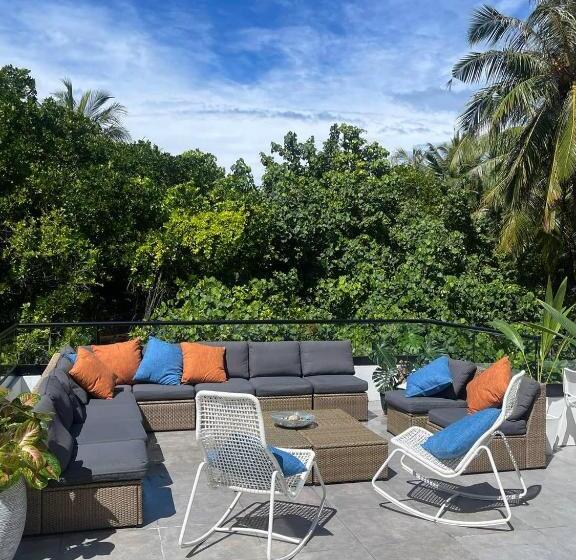 پانسیون Unwind Dhigurah