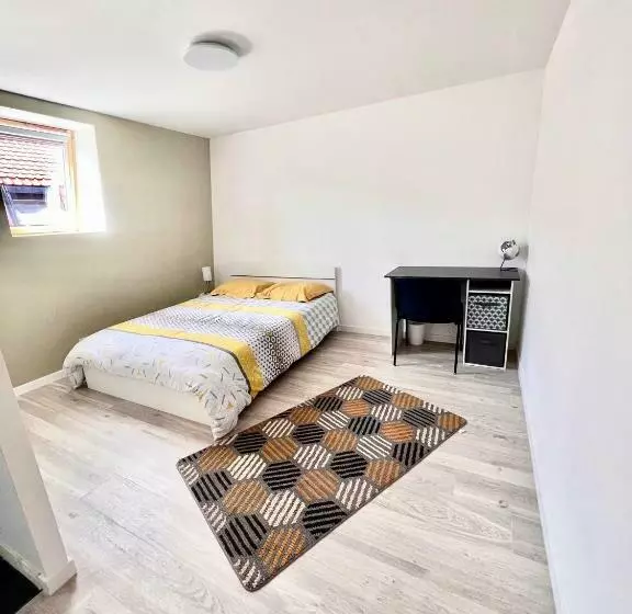 Agréable Maison De Ville Cosy De 122m² + Extérieur