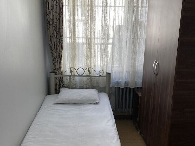 ユースホステル Ferah Otel