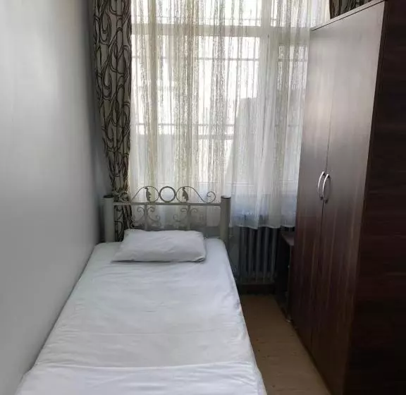هاستل Ferah Otel