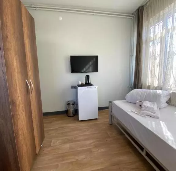 هاستل Ferah Otel