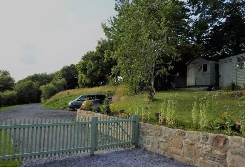 Cosy Country Cottage With Outdoor Bathing