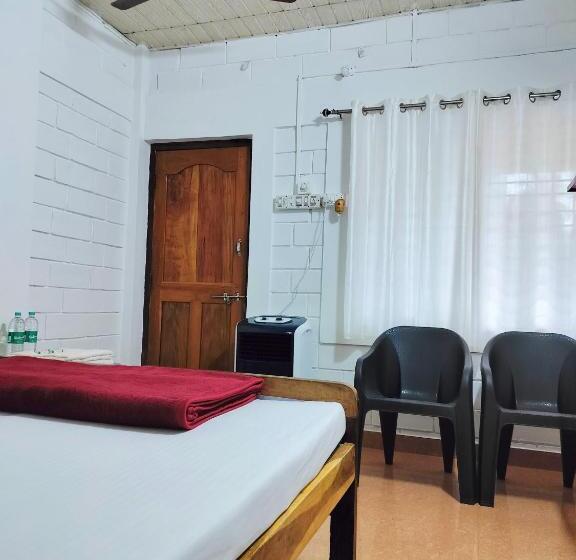 هتل Trishula Guest House