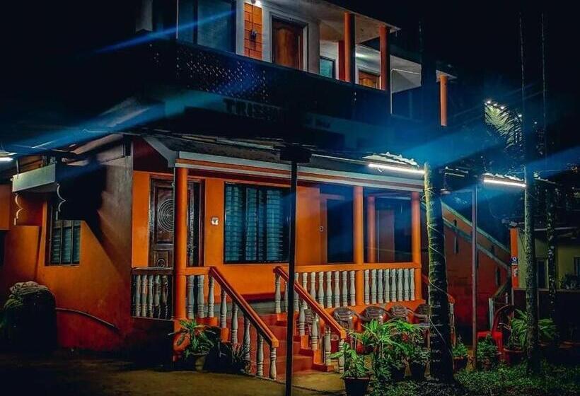 هتل Trishula Guest House