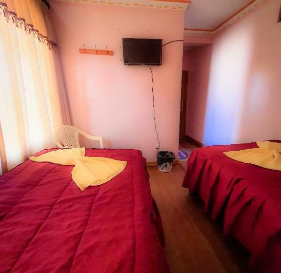 پانسیون Hostal Luz Yhobimar