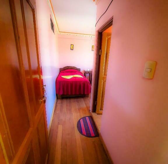 پانسیون Hostal Luz Yhobimar