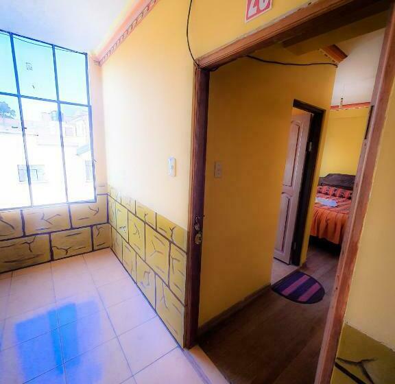 پانسیون Hostal Luz Yhobimar