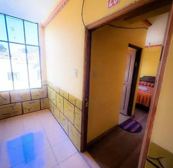 پانسیون Hostal Luz Yhobimar