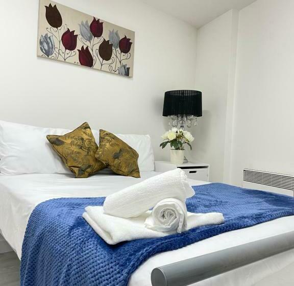 Wharf Inn Premier Apartment Central Manchester   Free Private Parking