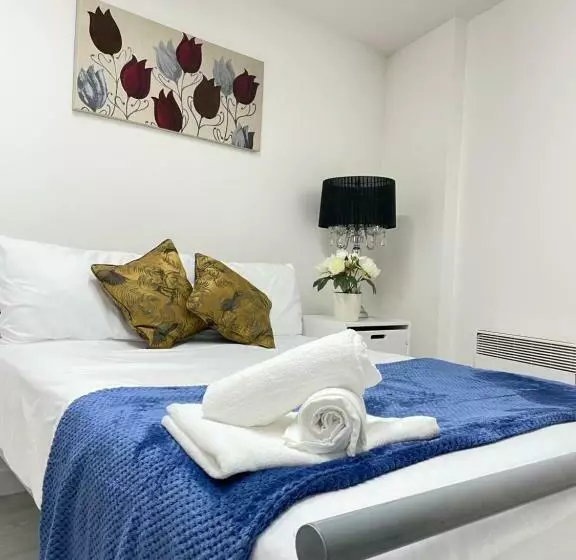 Wharf Inn Premier Apartment Central Manchester   Free Private Parking
