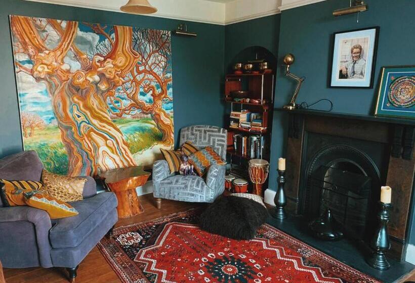 مبيت وإفطار Dylan Thomas Sea View