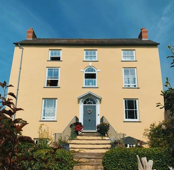 مبيت وإفطار Dylan Thomas Sea View