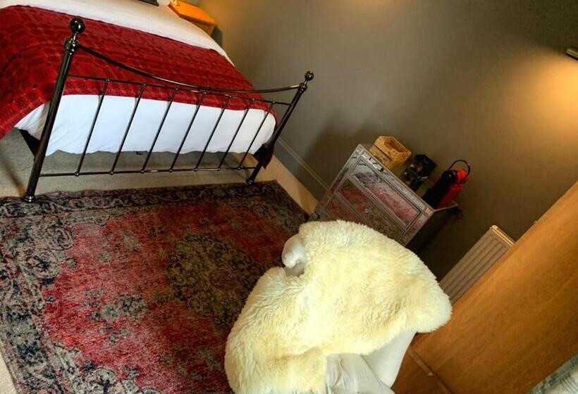 مبيت وإفطار Dylan Thomas Sea View